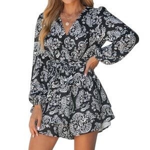 NWT CUPSHE Black & White Long Sleeve V-Neck Tie Waist Printed Romper Size Small